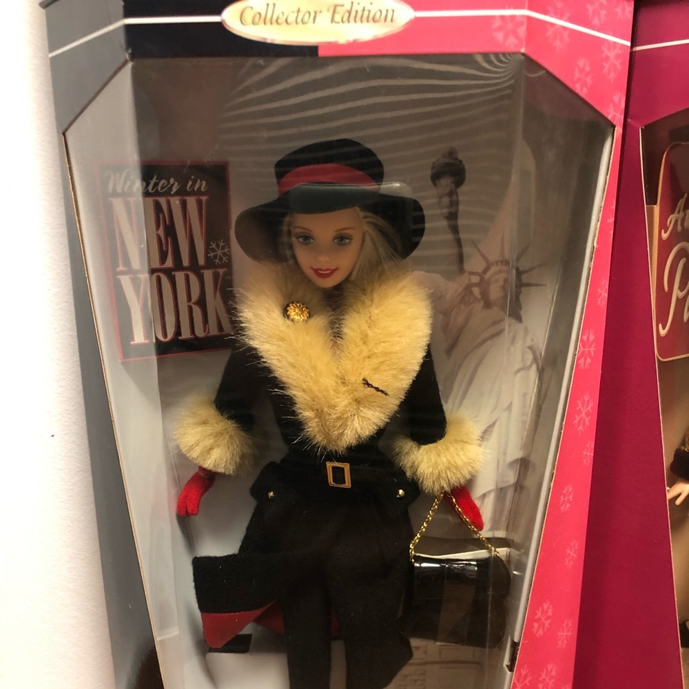 Mattel 1998 winter in New York Barbie!